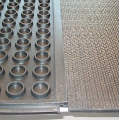 Tapis d'écurie drainant pour box (2 réf.)